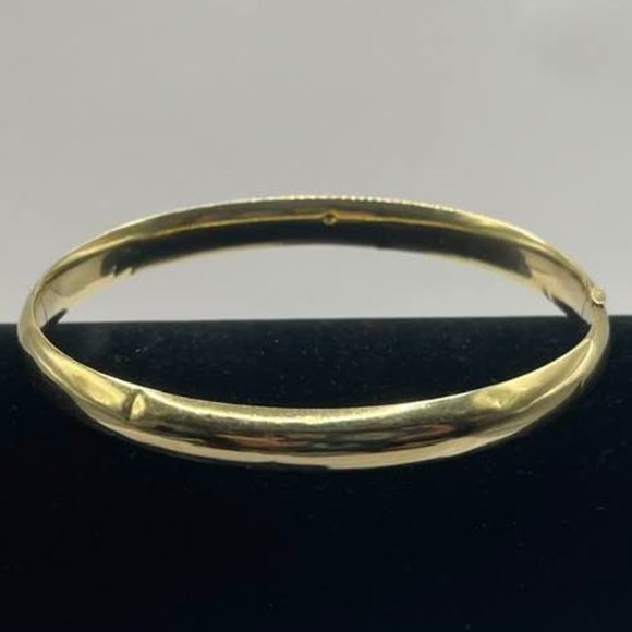 Eternalgold 14K Yellow Gold Oval Bangle Bracelet - Women - medium-large - Picture 6 of 16